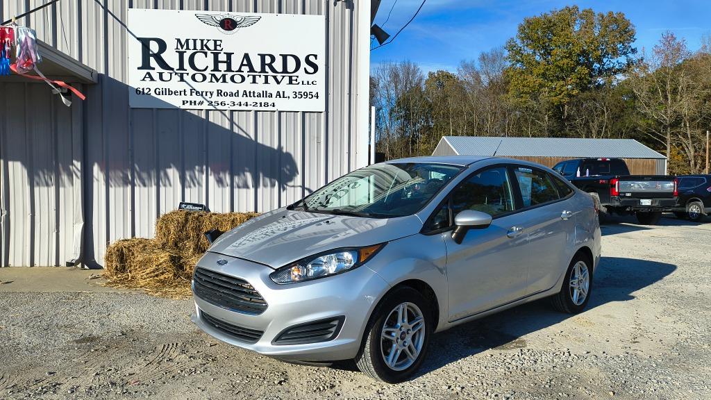 2017 Ford Fiesta SE's photo